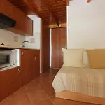 George Skyrosstudios Aparthotel 4*