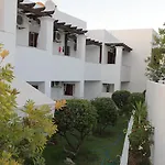 Aparthotel George Skyrosstudios
