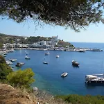 George Skyrosstudios Aparthotel 4*