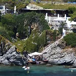 George Skyrosstudios Skyros