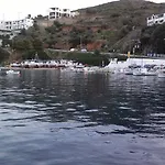 George Skyrosstudios 4*