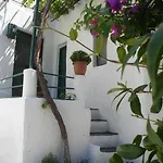 George Skyrosstudios 4* Skyros