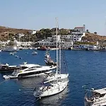 George Skyrosstudios Skyros