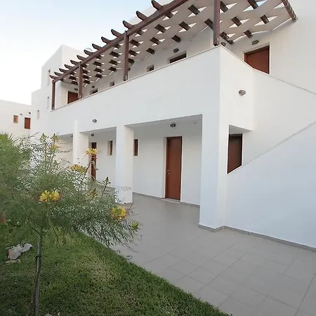 George Skyrosstudios 4* Skyros