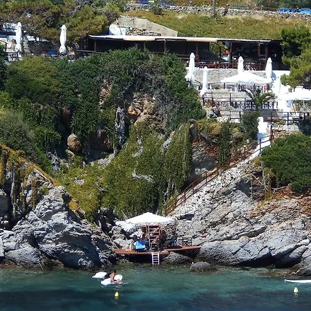 George Skyrosstudios Skyros