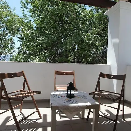 Hotel apartamentowy George Skyrosstudios Skyros