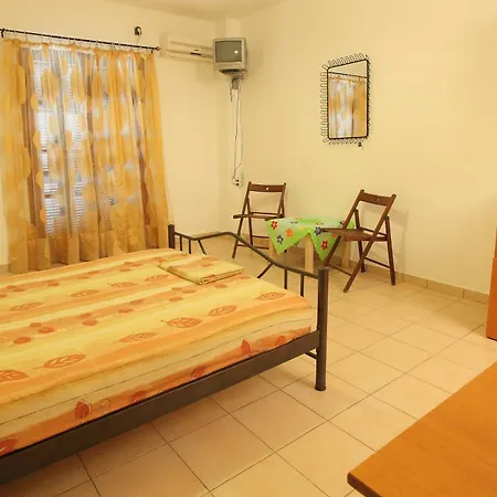 George Skyrosstudios 4* Skyros