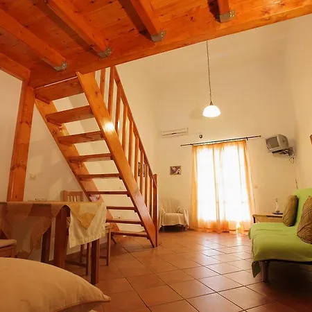 Hotel apartamentowy George Skyrosstudios