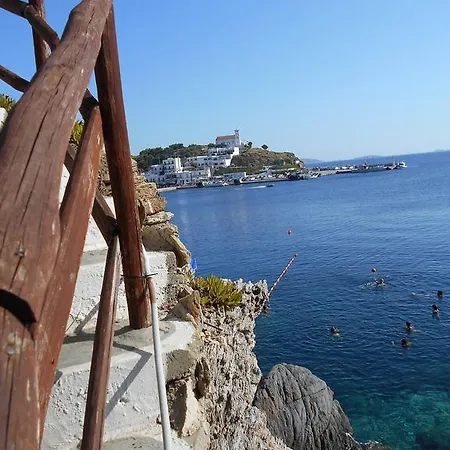 George Skyrosstudios Lejlighedshotel