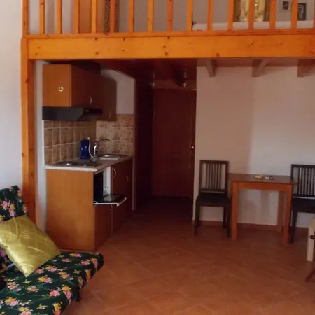 Hotel apartamentowy George Skyrosstudios 4*