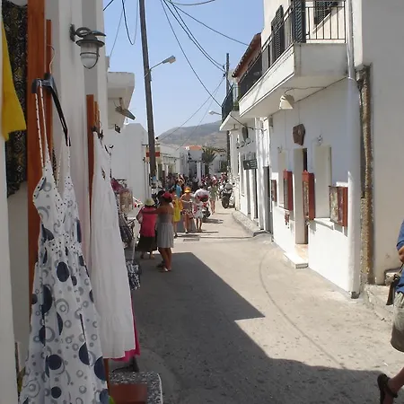 George Skyrosstudios 4*