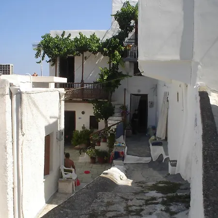 George Skyrosstudios 4* Skyros