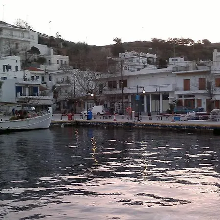 Lejlighedshotel George Skyrosstudios *