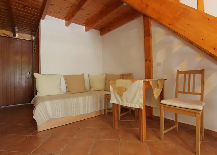 George Skyrosstudios 4*