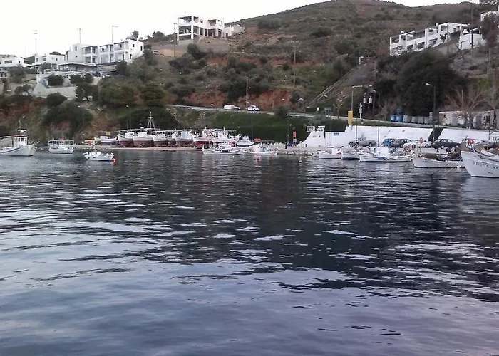 George Skyrosstudios 4*